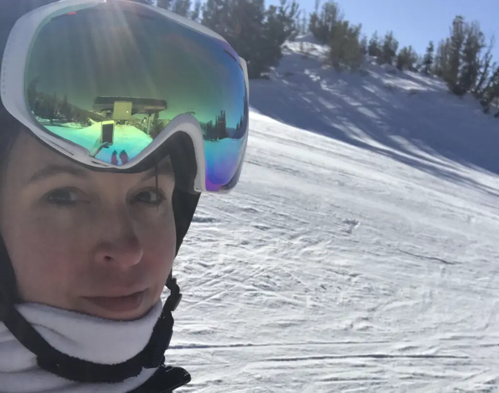Kristen skiing